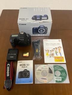 Canon EOS 5D Mark IIIボディ 動作確認済み 付属品あり傷ありのサムネイル