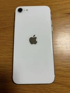 【美品】iPhoneSE 第2世代 128GB SIMフリーホワイト 85%のサムネイル