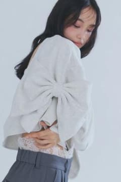 トップス andequal back open ribbon sweat OATMEAL andequal back open ribbon sweat OATMEAL - メルカリ