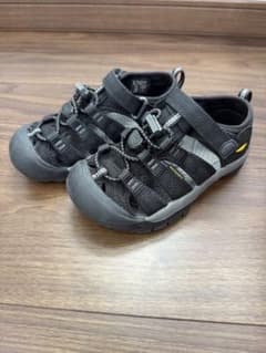 KEEN アウトドアサンダル ブラック18のサムネイル