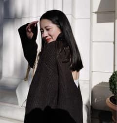 【即購入可】MYNE / BACK OPEN KNIT ネイビーのサムネイル