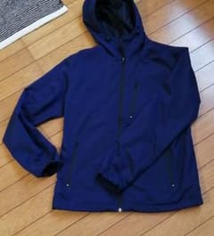 美品☆GU  アウター  パーカーのサムネイル