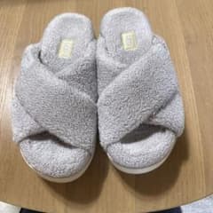 美品、UGGタオル素材 ライトグレー クロスストラップサンダル