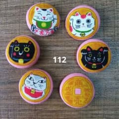 まねき猫のイラストのくるみボタン 6個セット（27ミリ）のサムネイル