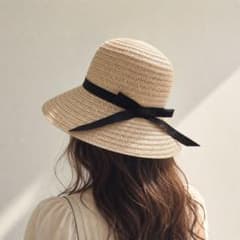 【未使用】麦わら帽子 ストローハット ベージュ リボン 日よけのサムネイル