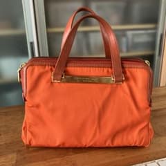 お値下げ！MARC BY MARC JACOBS オレンジショルダーバッグのサムネイル
