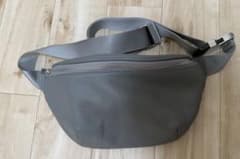 GU リアルレザーボディバッグ 05 GRAY 本革のサムネイル