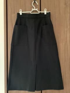 《Chie様専用》スリット入りスカート　試着のみ着用のサムネイル