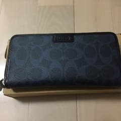 コーチ長財布のサムネイル