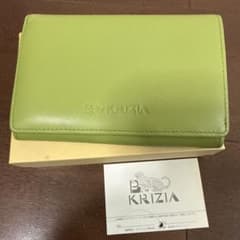新品　B. by KRIZIA 二つ折り財布 ライムグリーンのサムネイル