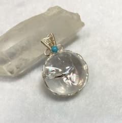 天然石パワーストーン　虹入り透明水晶ペンダントトップ⑥のサムネイル