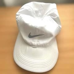 Nike Featherlight Dri-Fit ホワイトキャップ ランニングのサムネイル