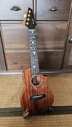 Enya コンサートサイズウクレレ　EUC-M6 EQのサムネイル