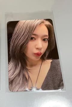 ラスト1枚❣️LE SSERAFIM ktown4u サクラ 咲良のサムネイル