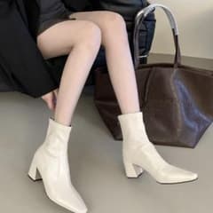 ショートブーツのサムネイル