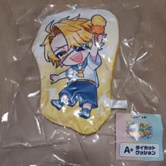 カラフルピーチ　たっつんさん　ダイカットクッションのサムネイル