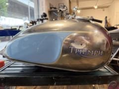 2006 Triumph ボンネビルt100 キャブ カスタムタンク 2006 Triumph ボンネビルt100 キャブ カスタムタンク - メルカリ