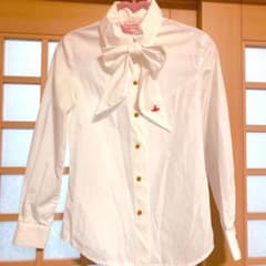 【uiさん専用】ヴィヴィアン　リボンシャツのサムネイル