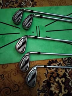 Callaway MAVRIK アイアン Diamana カーボン (R)のサムネイル