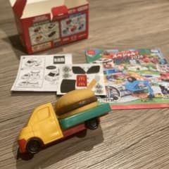 ハッピーセット　トミカ　タウンエースのサムネイル