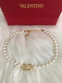 진주 목걸이 초커 valentino 골드 로고 우아한 고급