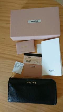 (専用出品中)miu miu 長財布のサムネイル