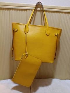 LVのロゴ入り イエロートートバッグ ポーチ付き - メルカリ