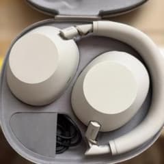 【最安値】SONY WH-1000XM6 美品　プラチナシルバーのサムネイル