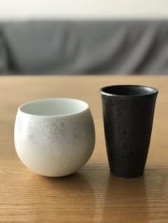 白黒カップのサムネイル