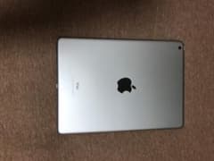 iPad 9.7 32GB Wi-Fiモデル 第6世代のサムネイル