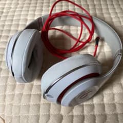 beats オーバーイヤー　ヘッドホン　有線のサムネイル