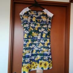 花柄トップスのサムネイル