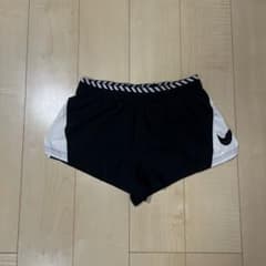 Nike ブラックホワイト ショートパンツのサムネイル