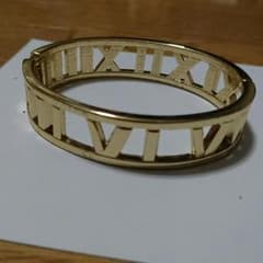 ゴールドバングルのサムネイル