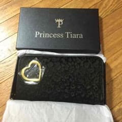 《値下げしました〜♪》Princes Tiara 長財布  【未使用】のサムネイル