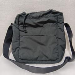 ユニクロ C ミニショルダーバッグ グレーのサムネイル