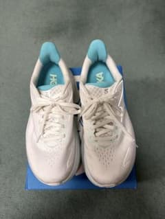 HOKA スニーカー CLIFTON10 WIDE 23.5 ホワイト/ブルー - メルカリ