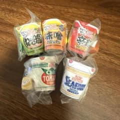 日清 カップヌードル ミニチュアチャーム 5種セットのサムネイル