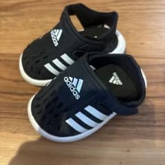 adidas ベビーサンダル ブラック 12cmのサムネイル