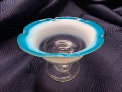 ウランガラス オパールセント 水色フリル コンポート 菓子鉢 骨董