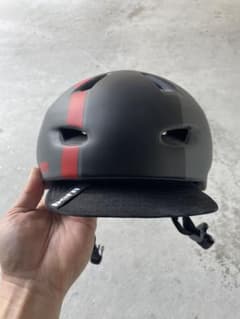 bernのヘルメットのサムネイル