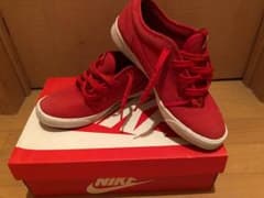 NIKEスニーカーのサムネイル