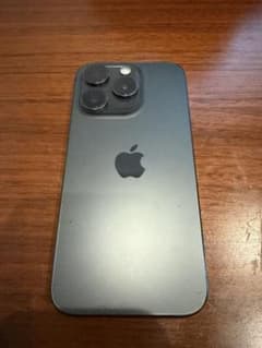 Apple iPhone 15 pro 1TBのサムネイル