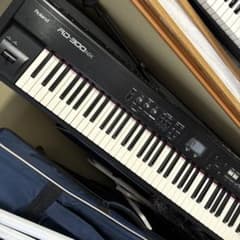 Roland RD-300NX 88鍵盤電子ピアノのサムネイル