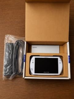 美品SONY PSP go 本体 ホワイトのサムネイル