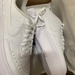 NIKEスニーカーのサムネイル