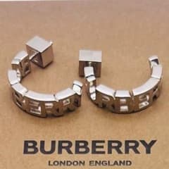 超美品✨バーバリーロンドン フープ ピアス イタリー製 ロゴ - メルカリ