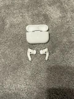 Apple AirPods Pro 本体と充電ケースのサムネイル