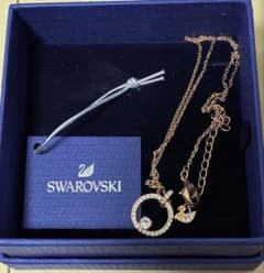Swarovski ローズゴールド クリスタルサークル×白鳥チャーム ネックレスのサムネイル