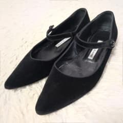 美品✨マノロブラニク CAMPY メリージェーンパンプス スウェード 黒 38 美品✨マノロブラニク CAMPY メリージェーンパンプス スウェード